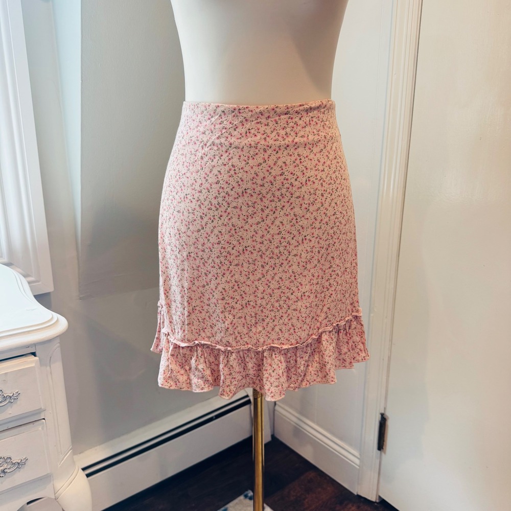 Brandy Melville Cara Pink Floral Mini Skirt Ruffle Hem Adorable | OS